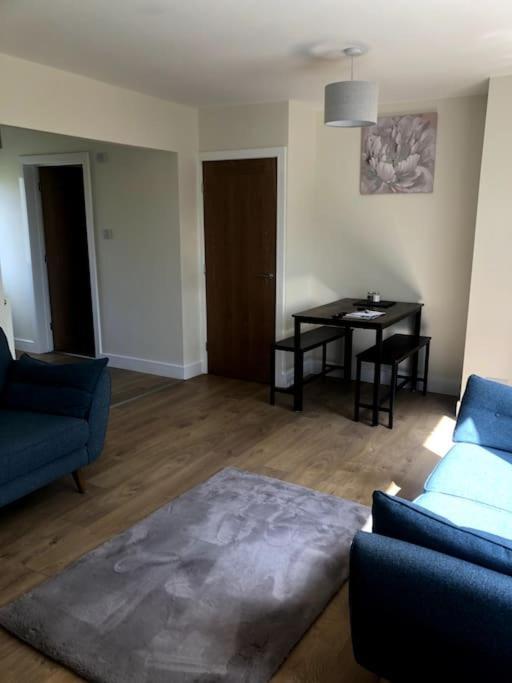 Flaxman Avenue - Lovely 4 Bed Home, 5 Mins Drive To Centre, Free Superfast Wi-fi, Free On-street Parking York